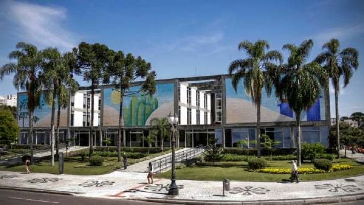 Vereadora questiona contratos milionários da FEAS com a Prefeitura de Curitiba e aciona MPC-PR